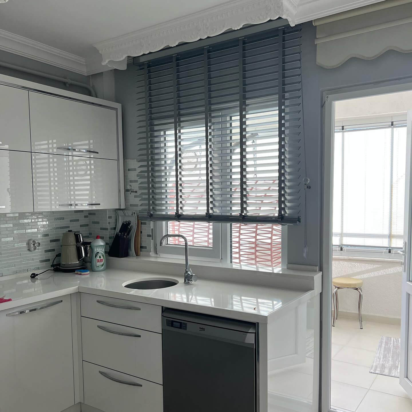 Ataşehir'in en iyi perdelerini bulunduran dükkanımızdan Mutfak Perde örneği